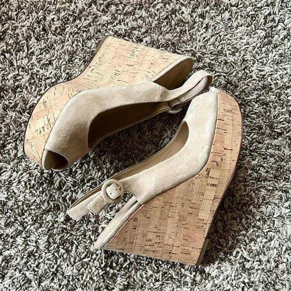 Veronica Beard Dali Suede Peep Toe Platform Wedge Sandals in Sand Size 10M - Picture 8 of 12